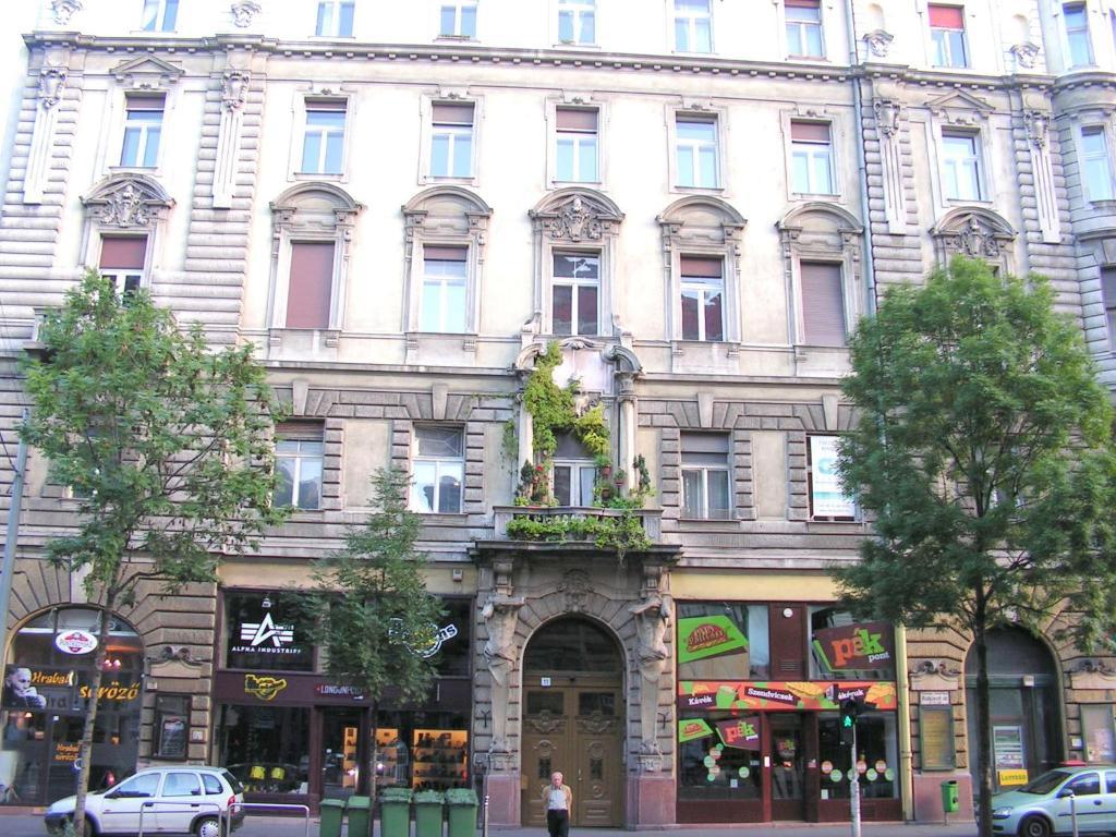 Sleepover City Center Guestrooms Budapest Room photo